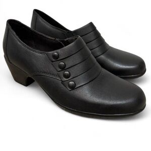 Clark’s Bendables Black leather Ingalls Falls heeled booties shoes size 9.5